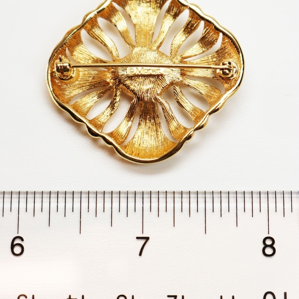 Monet Pearl Brooch - Picture 8 of 8